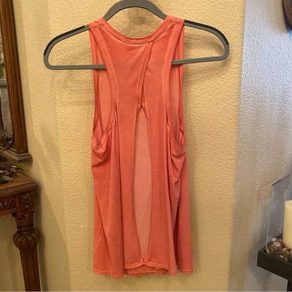LULULEMON Women Peach Keyhole Open Back Athletic Tank Top Size 4-6 - Picture 3 of 5